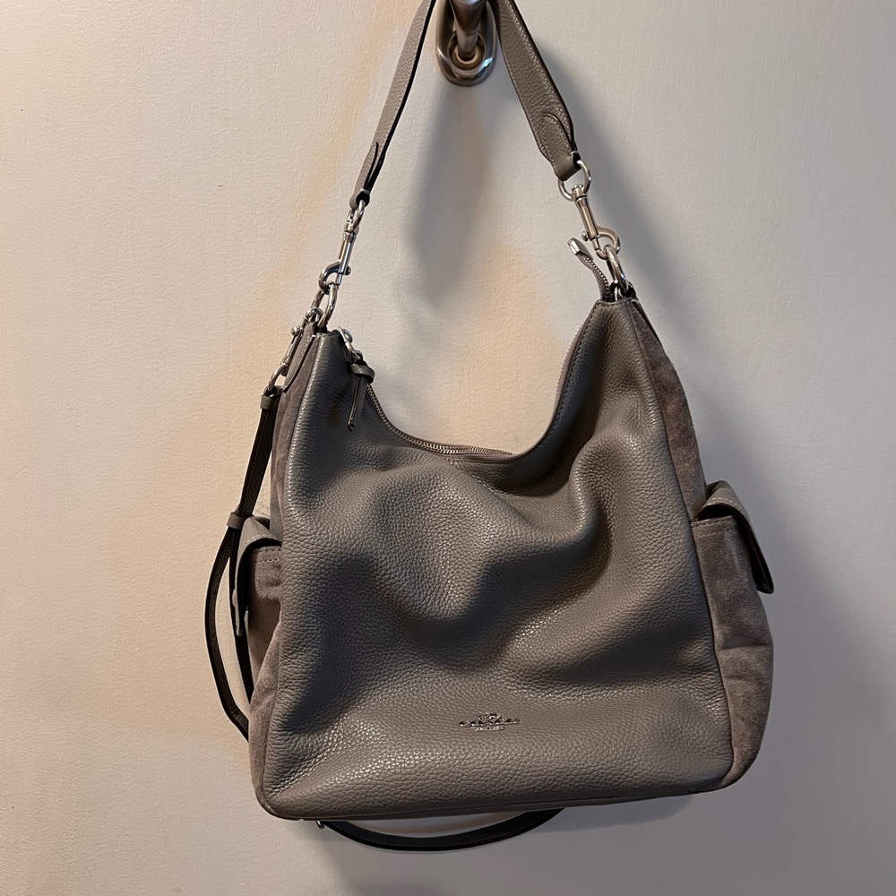 Coach Elegant Gray Leather Shoulder Bag